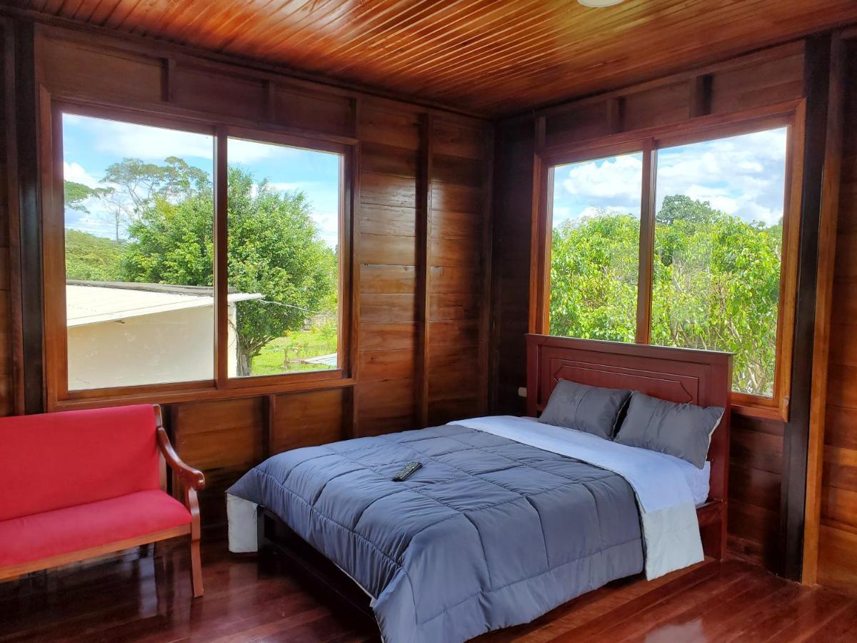 Casa Blanca Hortencia Sucua Buitenkant foto