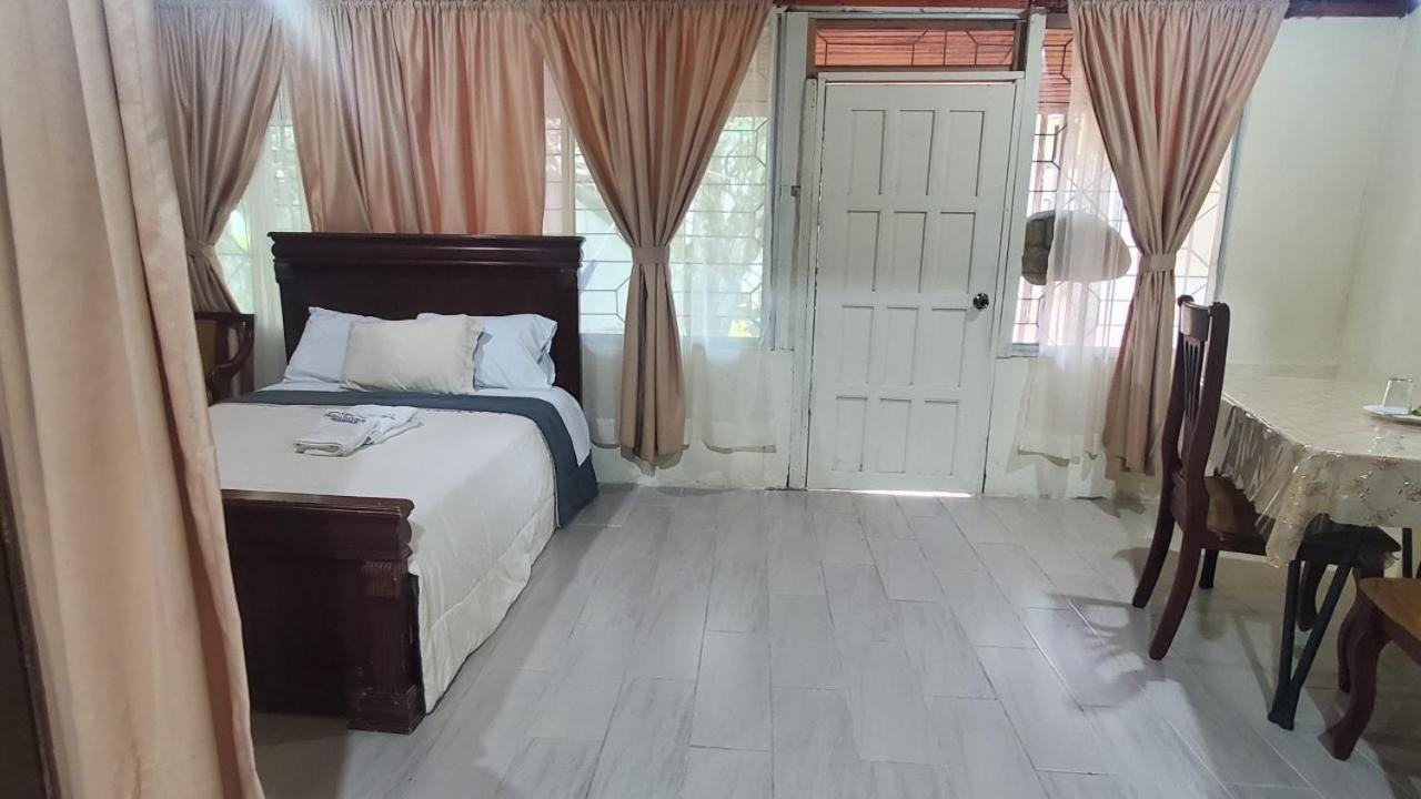 Casa Blanca Hortencia Sucua Buitenkant foto